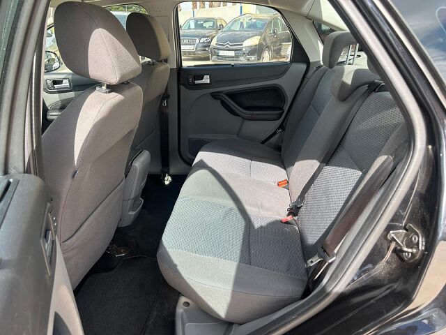 FORD FOCUS TREND 1.6 AUTO SPANISH LHD IN SPAIN ONLY 58000 MILES SUPERB 2009